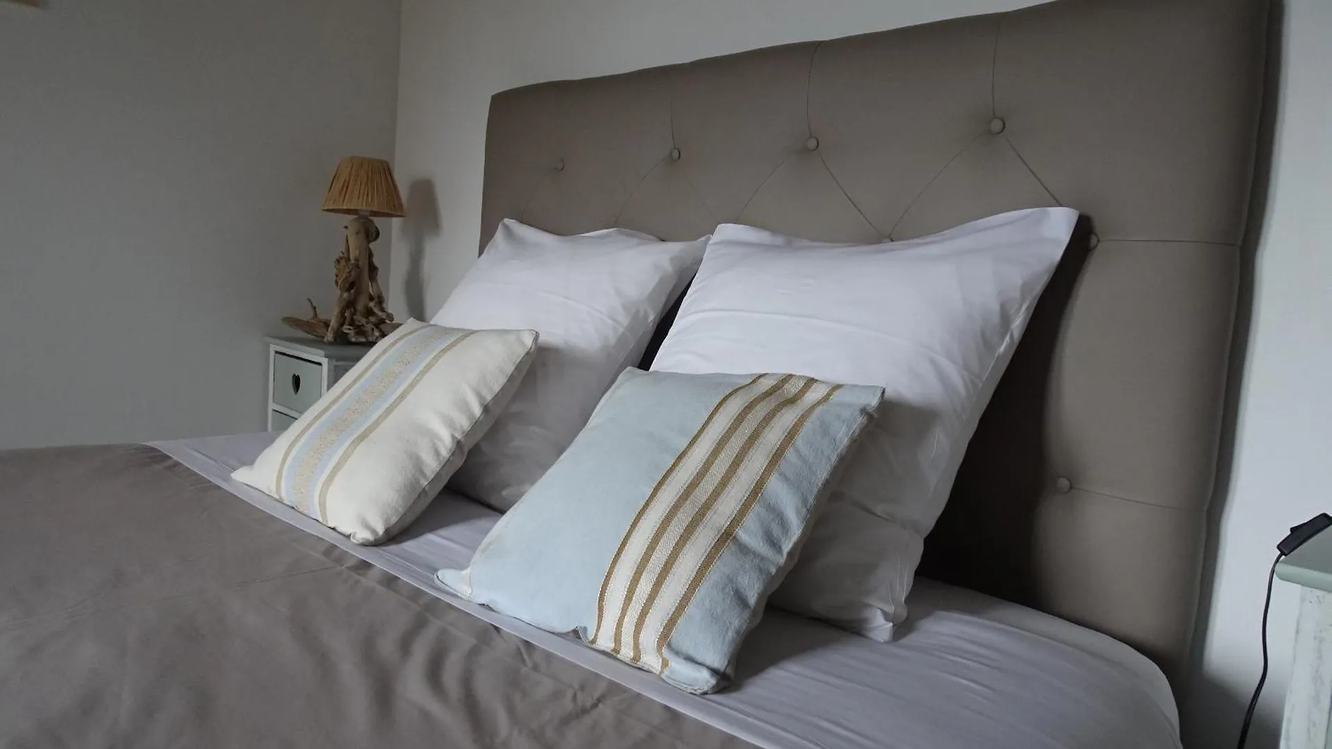 La Meridienne - Chambres D'Hotes Venterol  Bed & Breakfast
