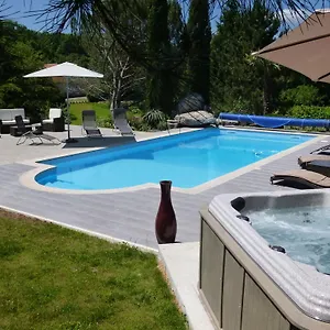 https://au-mas-de-gamet.midi-pyreneeshotels.com